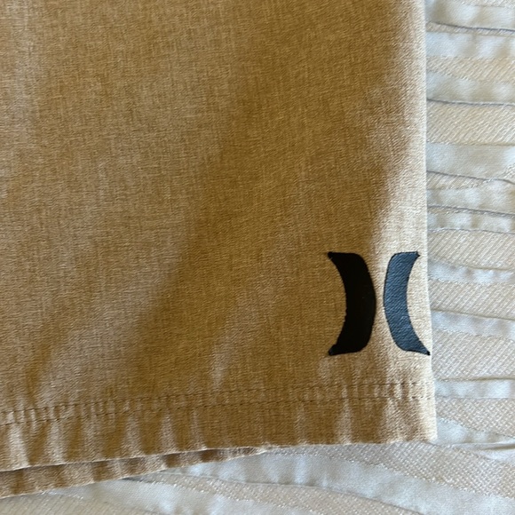 Hurley boys size large 12 to 13-year-old khaki shorts drawstring - Picture 3 of 8